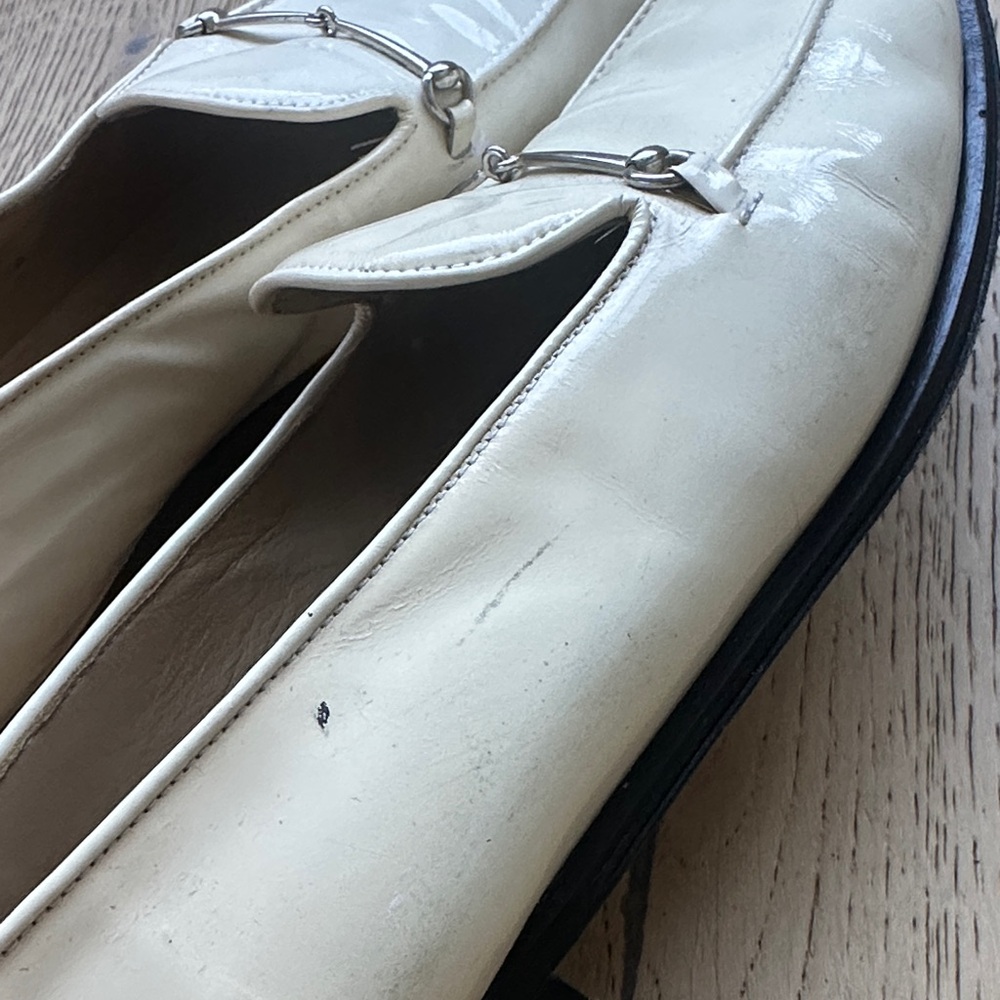 Gucci Women's Off-White Loafers with Silver horsebit Accent - Picture 5 of 8